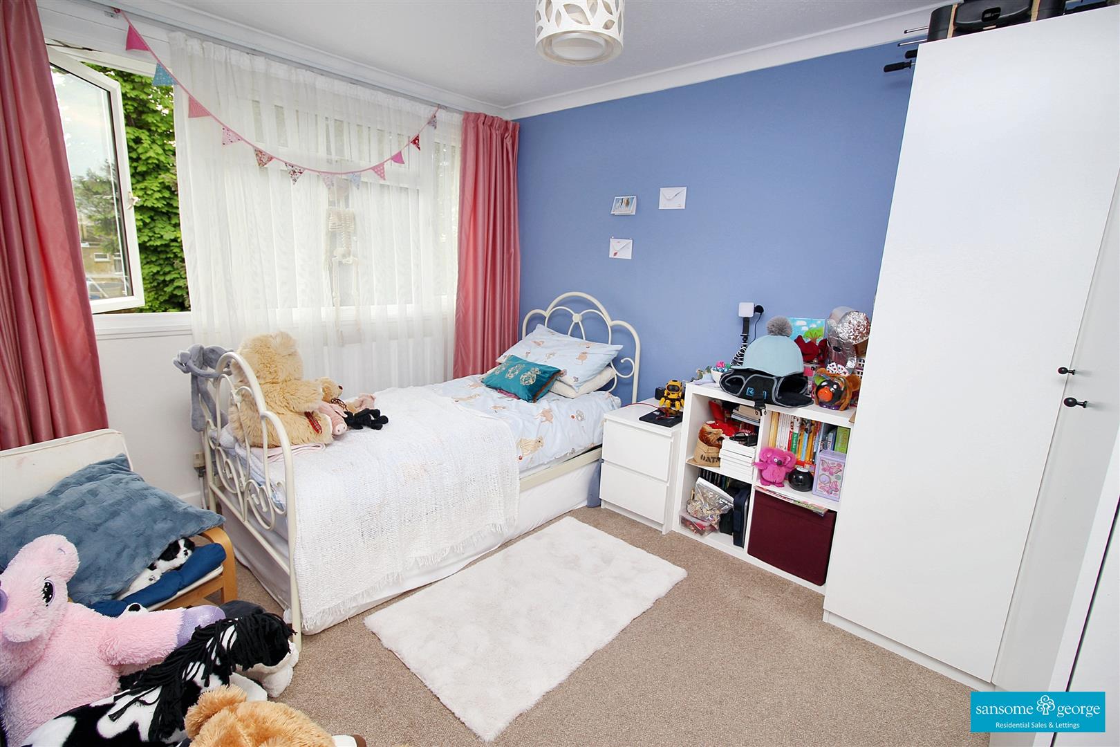 Fircroft Close, Tilehurst, Reading